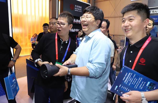 ng28相信品牌的力量“杰创哮天犬”来了！杰创智能携AI电磁网捕警用黑科技燃爆警(图2)